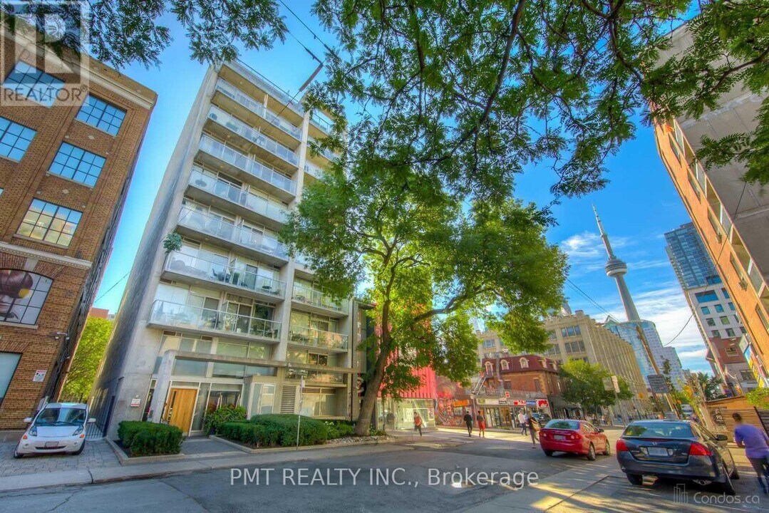 169-169 John St in Toronto, ON - Building Photo