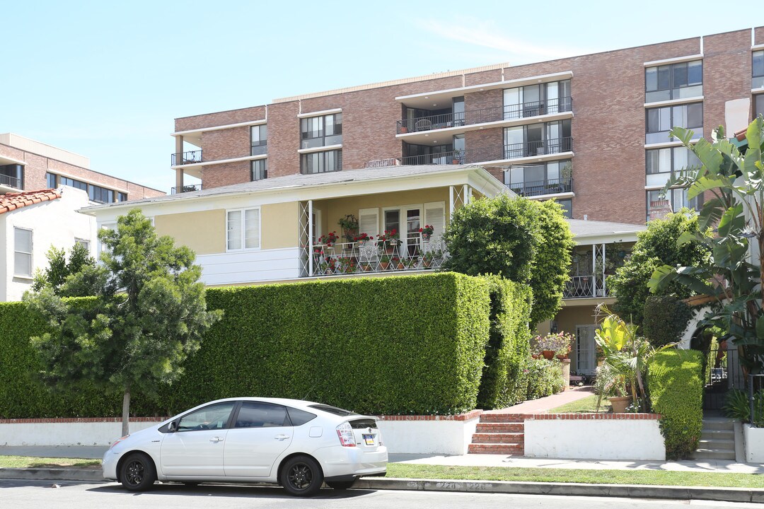 224 S Lasky Dr in Beverly Hills, CA - Foto de edificio