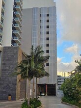 1500 Rycroft St, Unit 1804R in Honolulu, HI - Foto de edificio - Building Photo