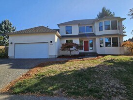 12530 SW Glacier Lily Cir in Tigard, OR - Building Photo