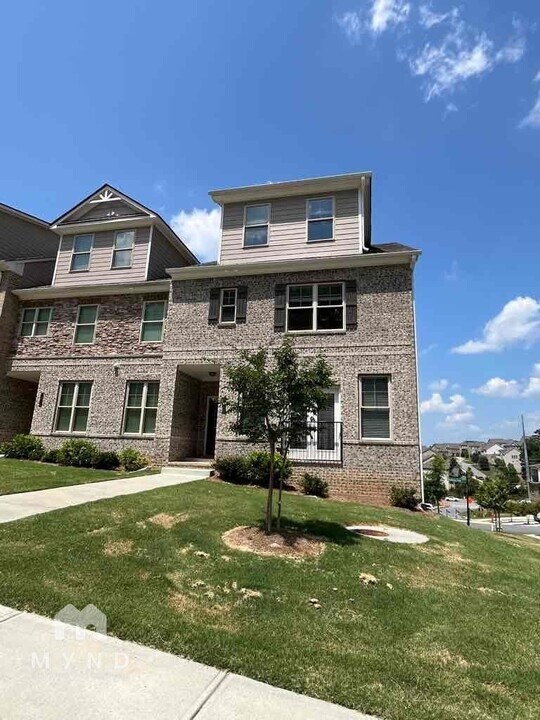 5805 Wandering Grv Trl in Suwanee, GA - Building Photo