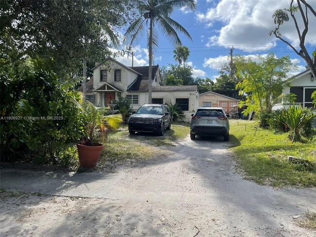 746 NE 80th St in Miami, FL - Building Photo - Building Photo