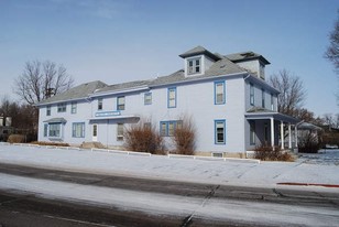 955 Chadron Ave Apartments