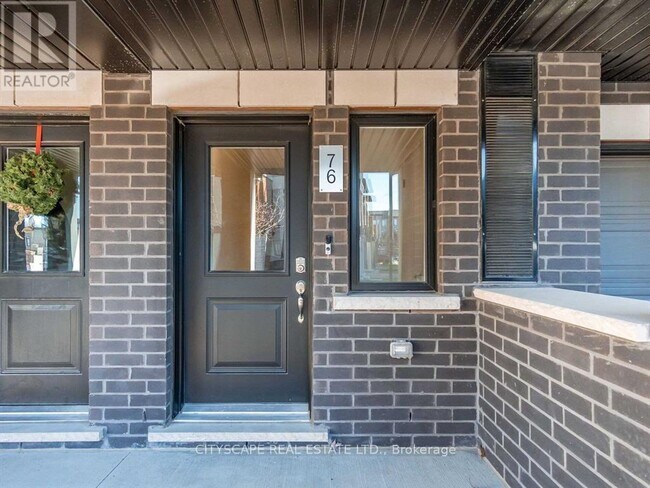 590 N Service Rd in Hamilton, ON - Building Photo - Building Photo