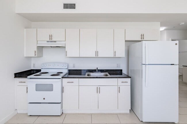 Nueva Aventura in Hialeah, FL - Building Photo - Building Photo