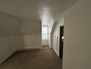 120 S Graham St, Unit 3 in Pittsburgh, PA - Foto de edificio - Building Photo
