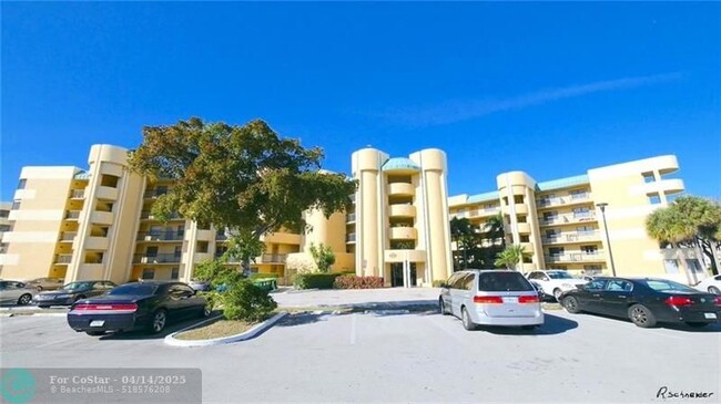 property at 6475 W Oakland Park Blvd