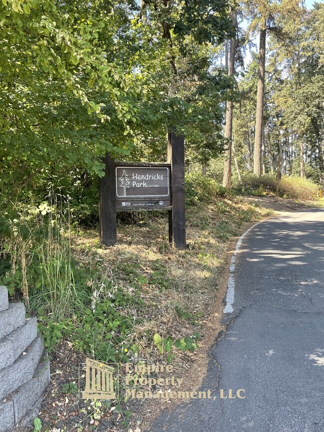 2022 Floral Hill Dr in Eugene, OR - Building Photo - Building Photo