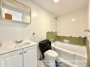 10 Cypress St, Unit 2 in Somerville, MA - Building Photo - Building Photo
