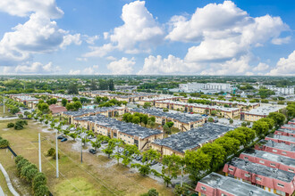 2910-2946 NW 55th Ave in Lauderhill, FL - Building Photo - Building Photo