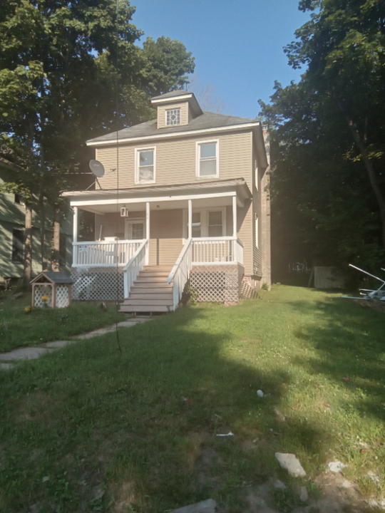 46 Landfield Ave in Monticello, NY - Building Photo