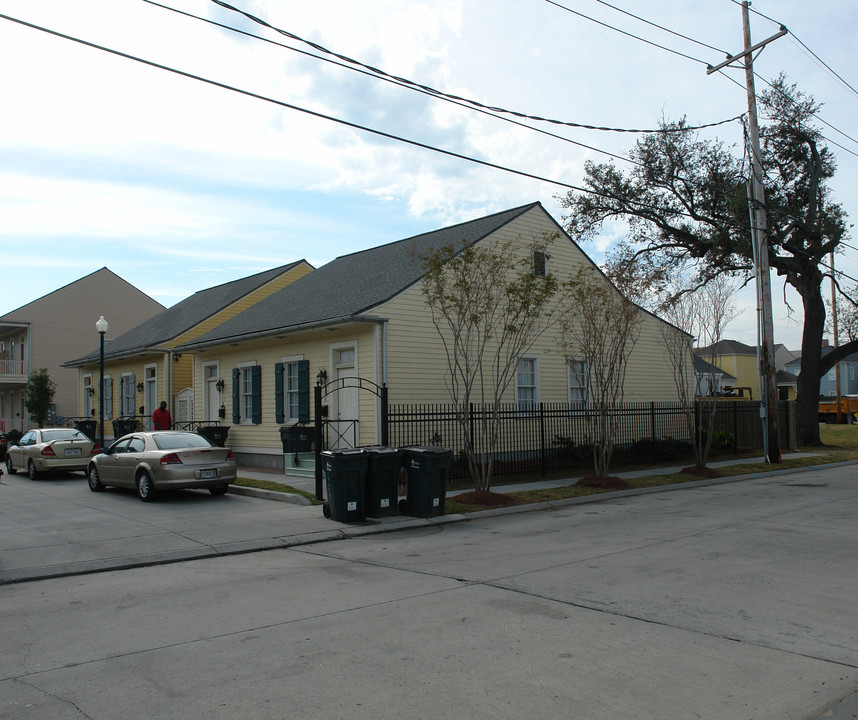 1930 G Annunciation St in New Orleans, LA - Building Photo