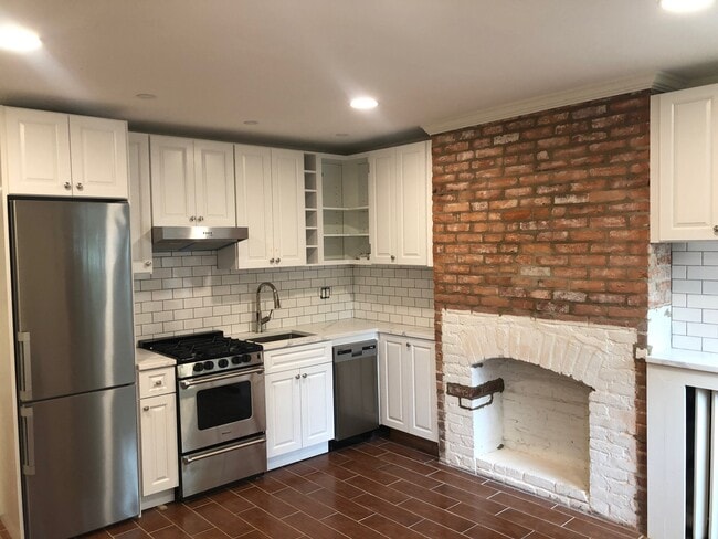 property at 623 S Carolina Ave SE