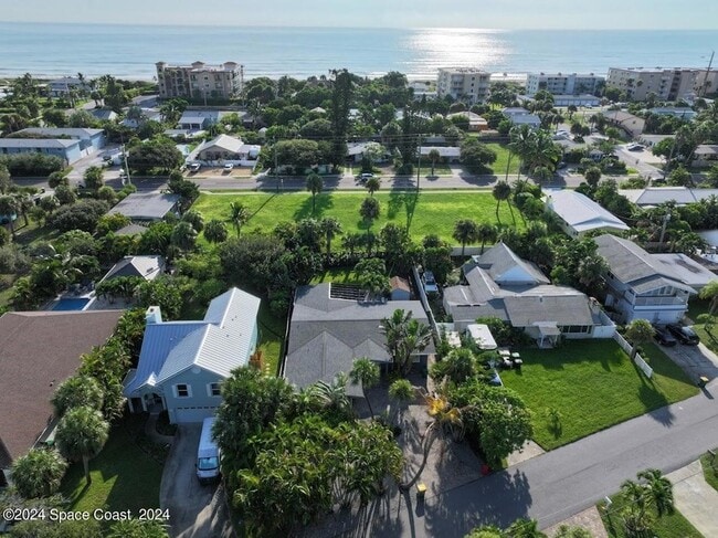 1445 Bayshore Dr in Cocoa Beach, FL - Building Photo - Building Photo