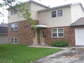 212 Lindell Dr, Unit D Apartments