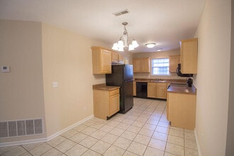 1881 Field St in Columbia, MO - Building Photo - Building Photo