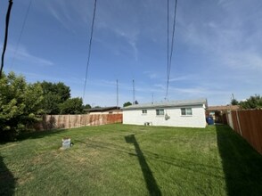 609 S Ctr St in Rupert, ID - Foto de edificio - Building Photo