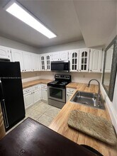 9810 Hammocks Blvd in Miami, FL - Building Photo - Building Photo