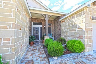 318 Silverleaf Oak in Laredo, TX - Building Photo - Building Photo