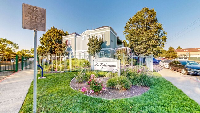 property at 1501 La Esplanada Pl