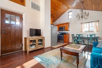 1433 Paseo De Peralta in Santa Fe, NM - Building Photo - Building Photo