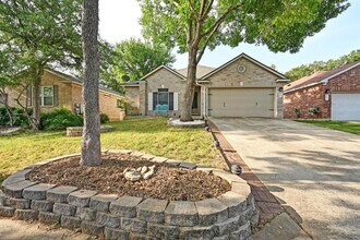 2041 Desco Dr in Austin, TX - Building Photo - Building Photo