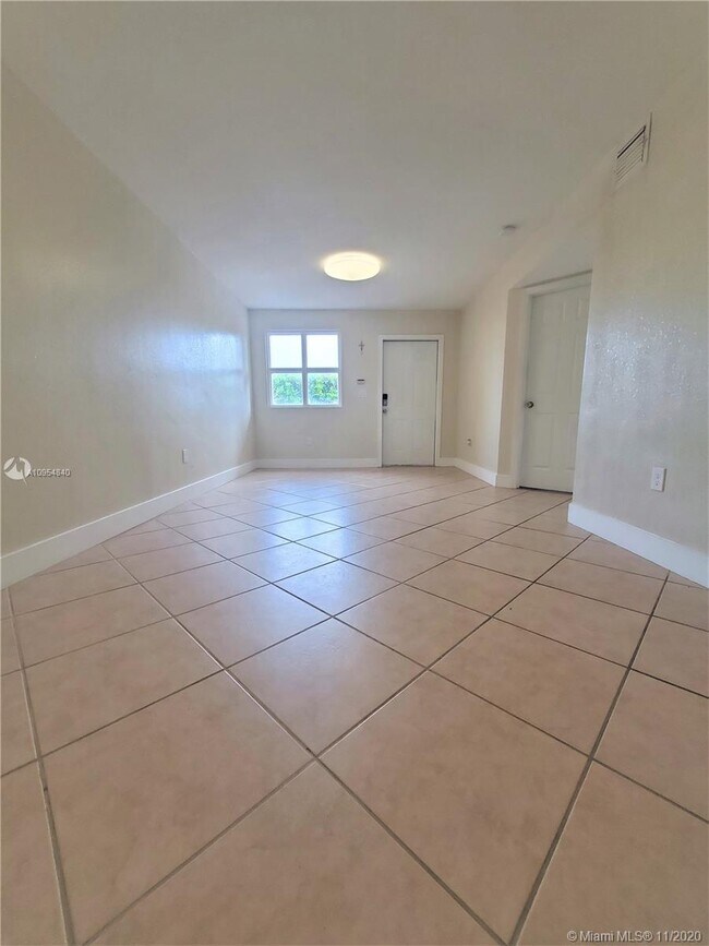 15250 SW 134th Pl-Unit -110 in Miami, FL - Building Photo - Building Photo