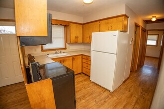 710 Jackson St in Jefferson City, MO - Building Photo - Building Photo