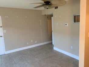250 N Banana River Dr, Unit B-3 in Merritt Island, FL - Building Photo - Building Photo