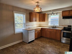 5543 PA-873 in Schnecksville, PA - Building Photo - Building Photo