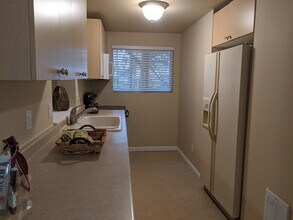 260 SW Clark St-Unit -B in Issaquah, WA - Building Photo - Building Photo