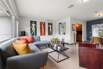 425 NE 114th St in Miami, FL - Building Photo - Building Photo