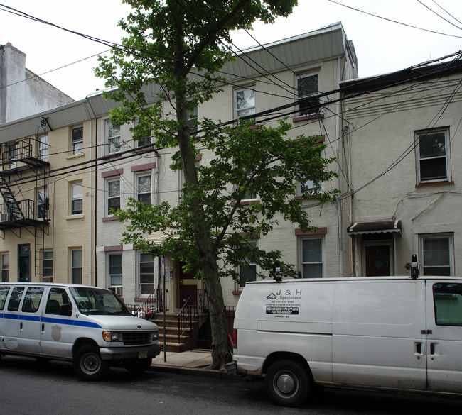 49 Madison St in Newark, NJ - Foto de edificio - Building Photo