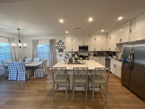 463 Wagon Wheel Ave in Fayetteville, AR - Building Photo - Building Photo