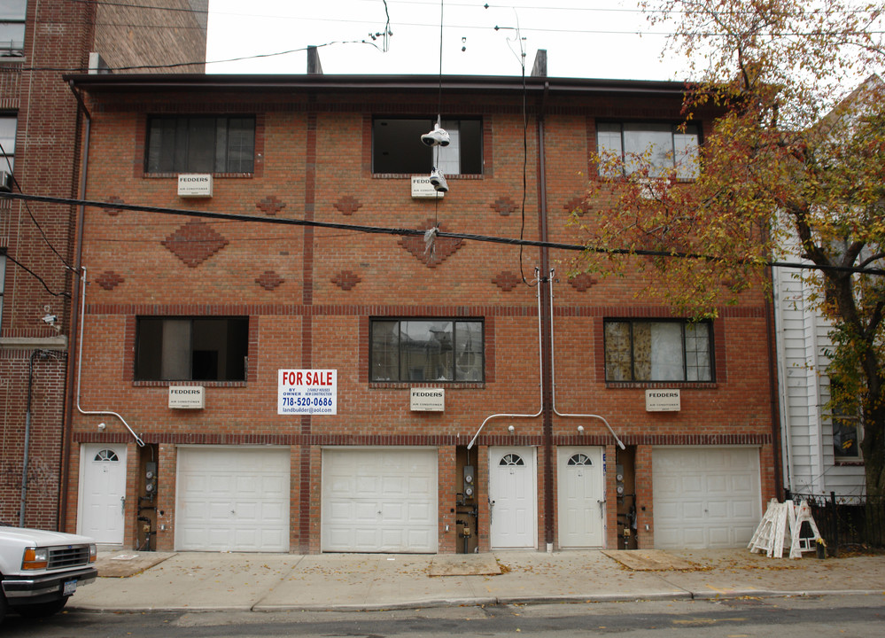 2751 Creston Ave in Bronx, NY - Building Photo