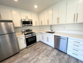 3359 Mentone Ave, Unit 6 in Los Angeles, CA - Building Photo - Building Photo