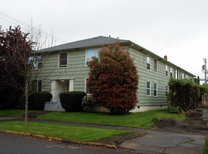 1715 Mill St in Eugene, OR - Building Photo - Building Photo