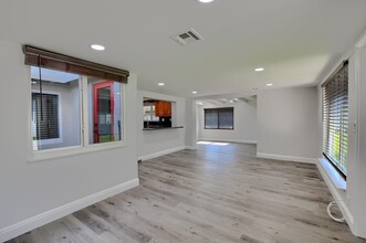 126 NW 3rd Ct in Boca Raton, FL - Building Photo - Building Photo