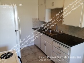 4641 V St-Unit -#4 in Sacramento, CA - Building Photo - Building Photo