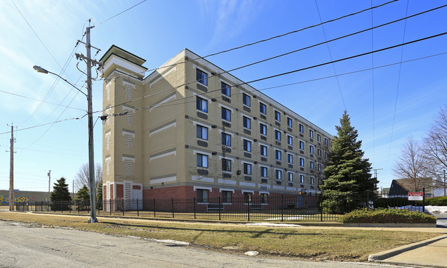 Asian Evergreen Apartments in Cleveland, OH - Building Photo - Building Photo