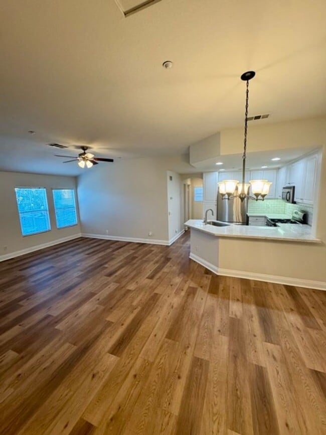 41685 Woodridge Ave in Murrieta, CA - Foto de edificio - Building Photo