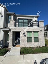 581 N Helm Ln in Clovis, CA - Building Photo