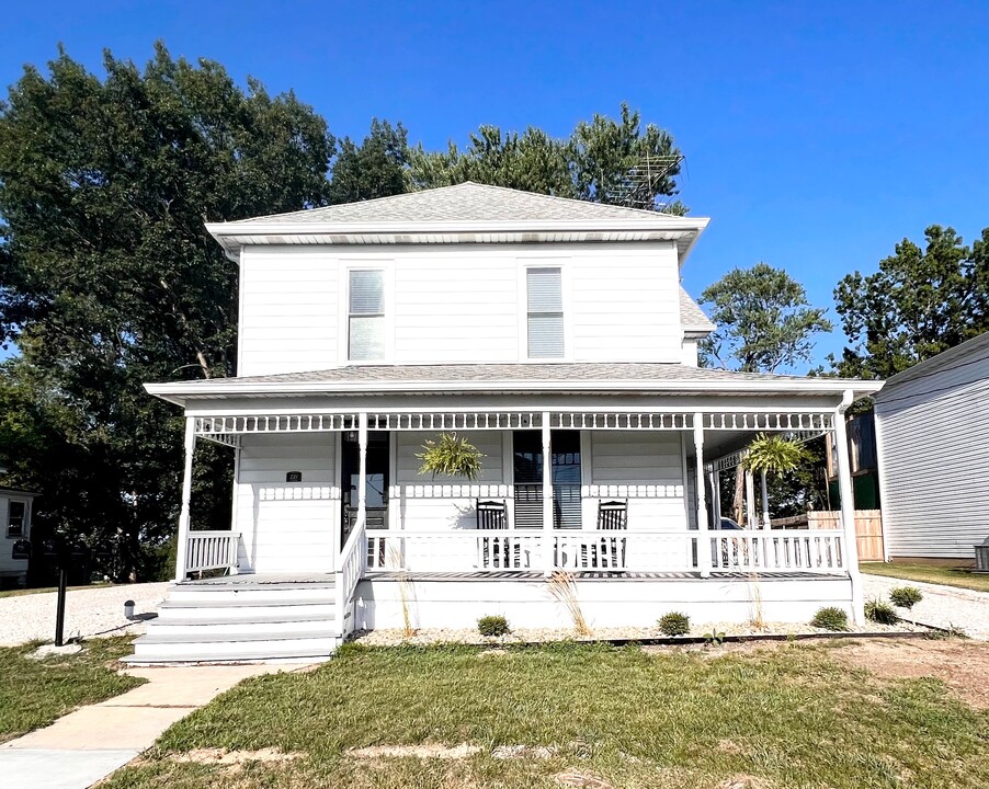 221 N Walnut St, Unit A in Perryville, MO - Foto de edificio