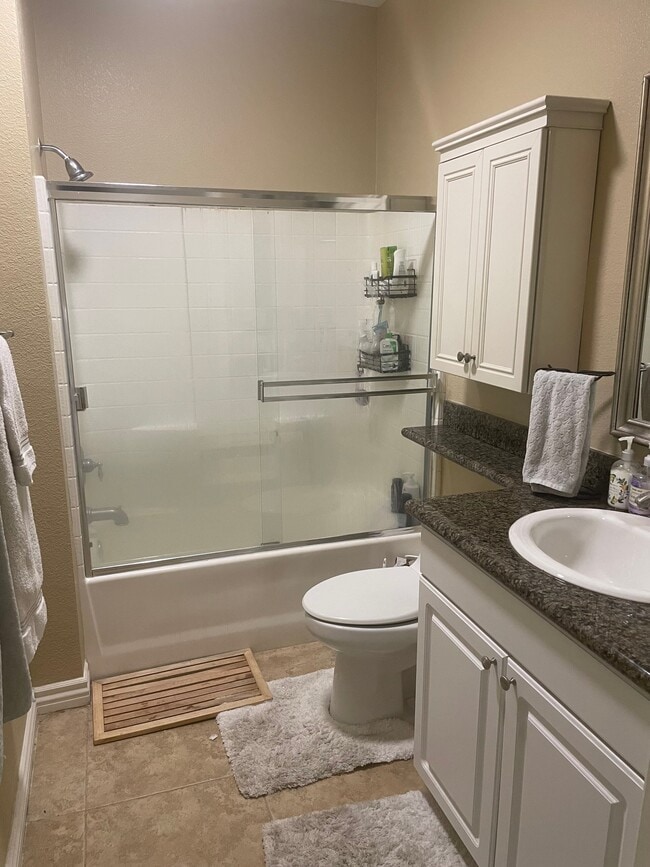 9245 Regents Rd, Unit M325