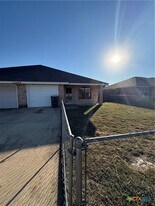 104 Castellon Ct in Killeen, TX - Building Photo