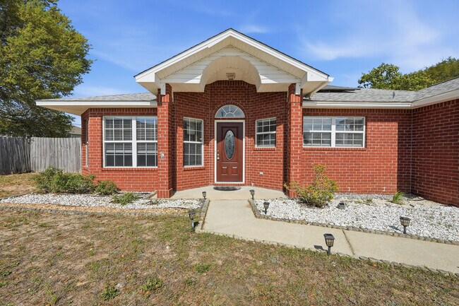 210 Limestone Cir in Crestview, FL - Building Photo - Building Photo