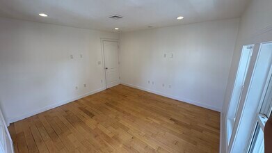 797 Southern Artery in Quincy, MA - Foto de edificio - Building Photo