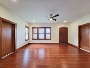 1502 S Market St in Brenham, TX - Foto de edificio - Building Photo