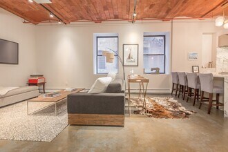 717 Atlantic Ave in Boston, MA - Building Photo - Building Photo