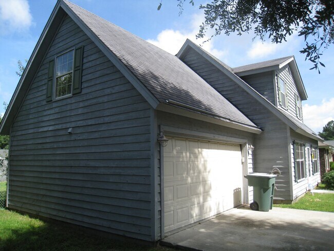 111 Country Walk Cir in Savannah, GA - Building Photo - Building Photo